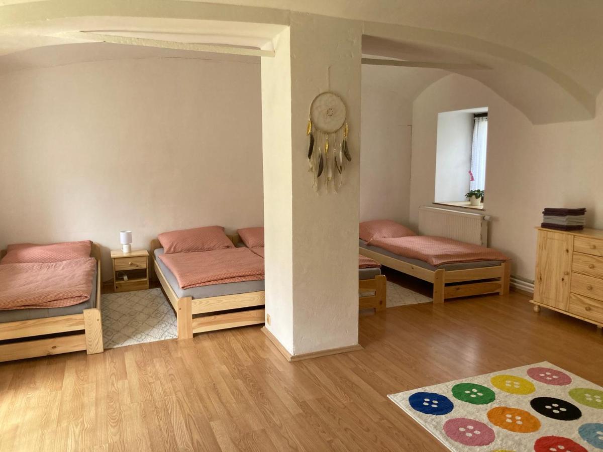 Vila Příjemný dům se zahradou Ostresany Exteriér fotografie